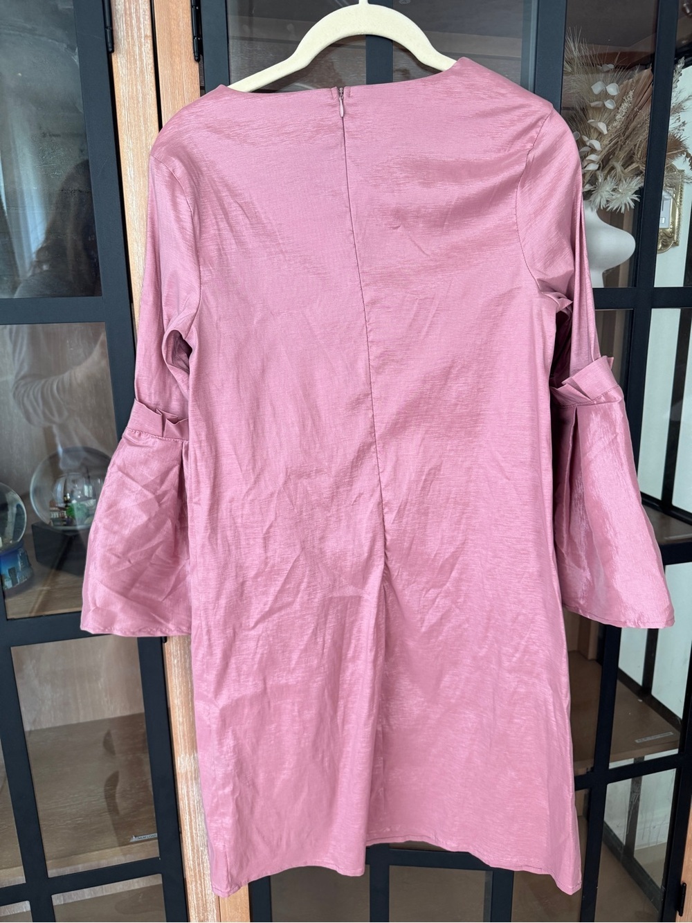Mini dress bell long sleeve satin textured rose dusty shower ruffle statement - Picture 5 of 5